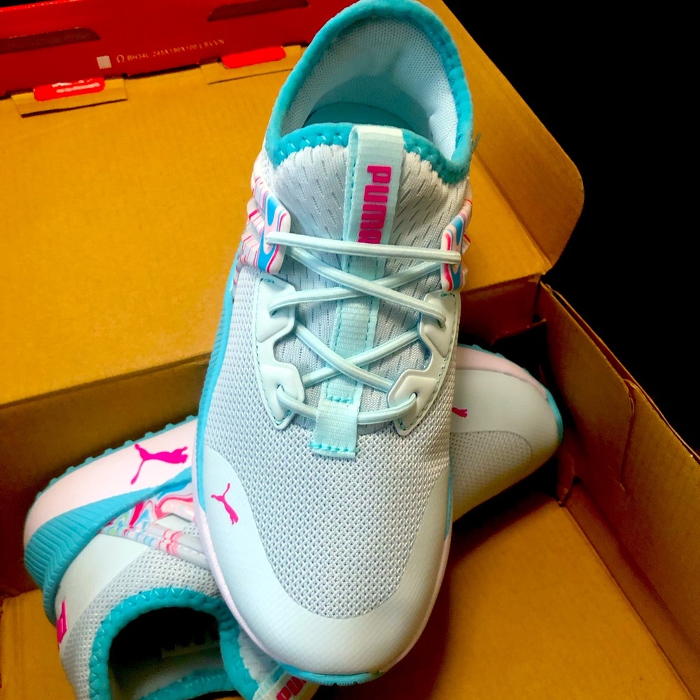 BRAND NEW Girls Puma Sneakers (13C)
